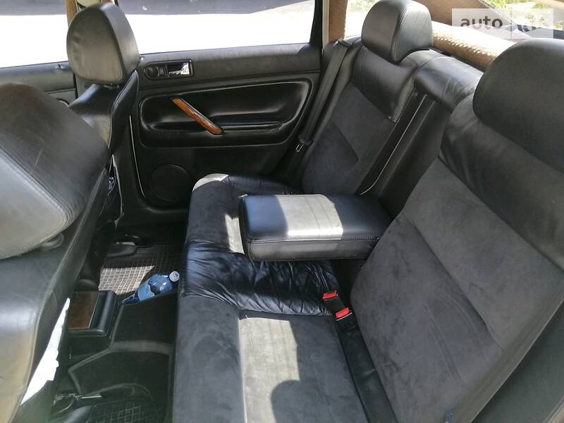 Седан Volkswagen Passat 1999 в Киеве