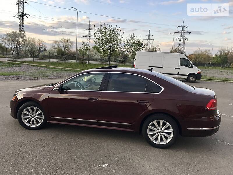 Седан Volkswagen Passat 2012 в Киеве