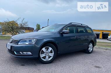 Універсал Volkswagen Passat 2012 в 