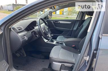 Універсал Volkswagen Passat 2012 в 