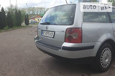 Універсал Volkswagen Passat 2000 в 