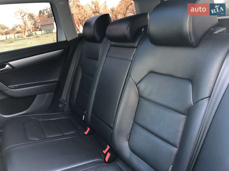 Универсал Volkswagen Passat 2014 в Стрые