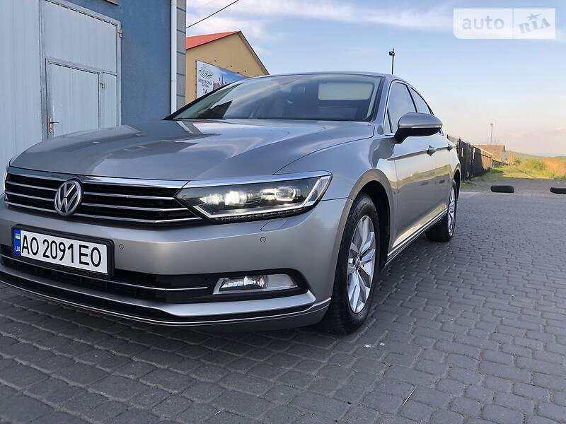 Седан Volkswagen Passat 2015 в Мукачевому