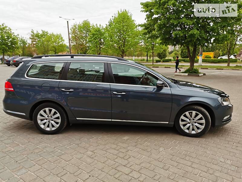 Універсал Volkswagen Passat 2012 в Калуші