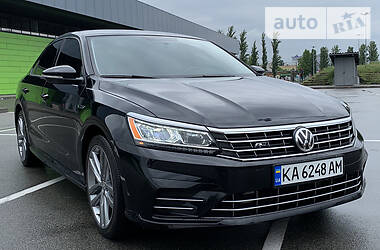 Седан Volkswagen Passat 2018 в Києві