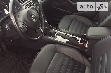 Седан Volkswagen Passat 2014 в 