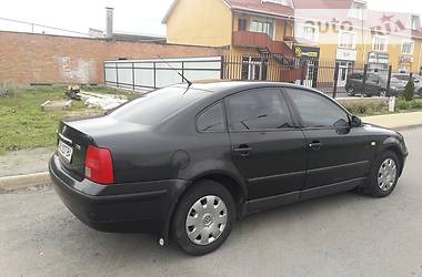 Седан Volkswagen Passat 2000 в 