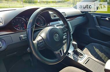 Седан Volkswagen Passat 2012 в 