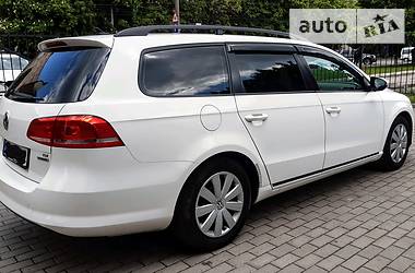 Універсал Volkswagen Passat 2011 в 