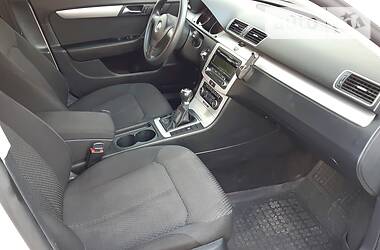 Універсал Volkswagen Passat 2011 в 