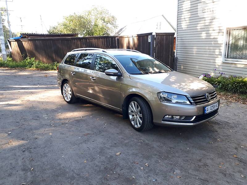 Універсал Volkswagen Passat 2011 в 