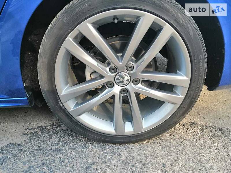 Седан Volkswagen Passat 2016 в Києві