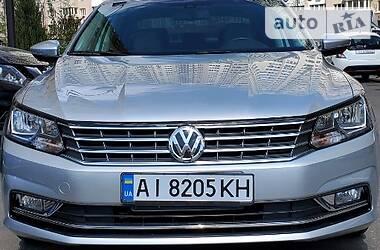 Седан Volkswagen Passat 2016 в Киеве