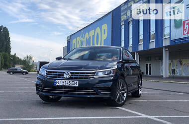 Седан Volkswagen Passat 2017 в Кременчуге