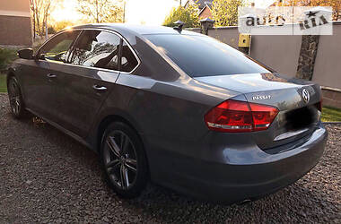 Седан Volkswagen Passat 2014 в Львове