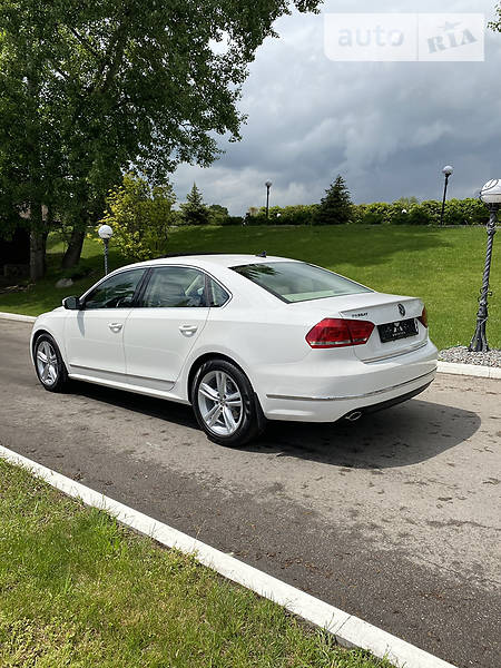 Седан Volkswagen Passat 2013 в Києві