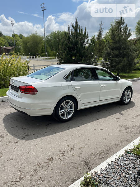 Седан Volkswagen Passat 2013 в Києві