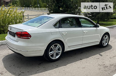 Седан Volkswagen Passat 2013 в Киеве