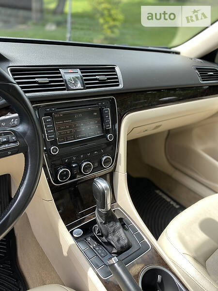 Седан Volkswagen Passat 2013 в Києві