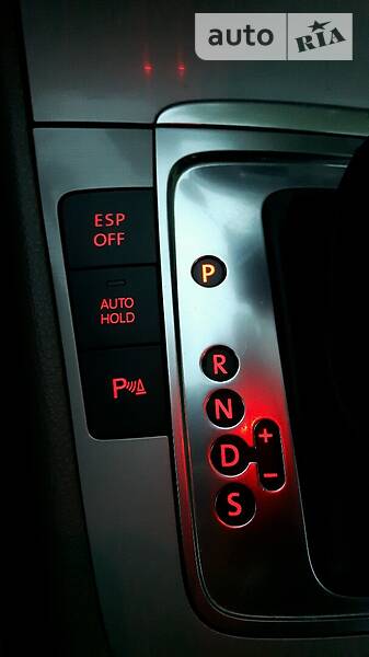 Універсал Volkswagen Passat 2010 в Львові