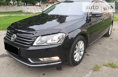 Універсал Volkswagen Passat 2012 в 