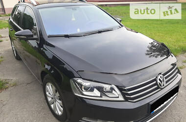 Універсал Volkswagen Passat 2012 в 