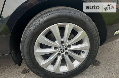 Універсал Volkswagen Passat 2012 в 