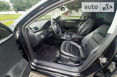 Універсал Volkswagen Passat 2012 в 