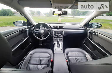 Універсал Volkswagen Passat 2012 в 