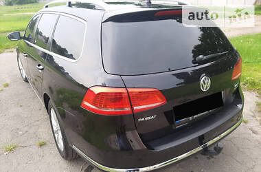 Універсал Volkswagen Passat 2012 в 