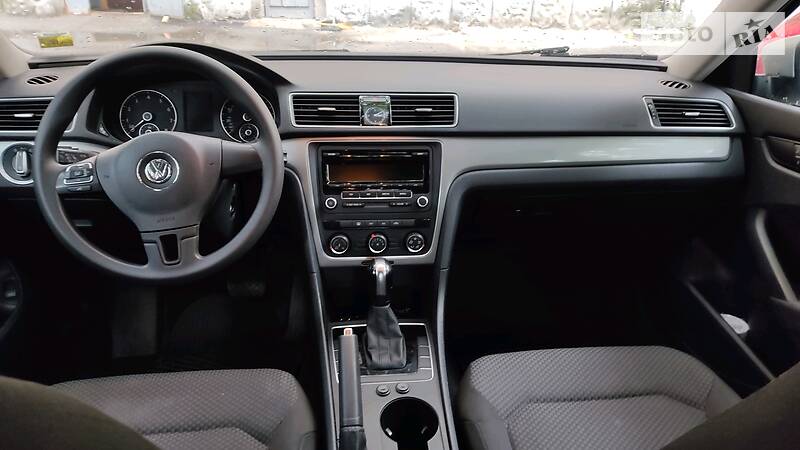 Седан Volkswagen Passat 2012 в Києві