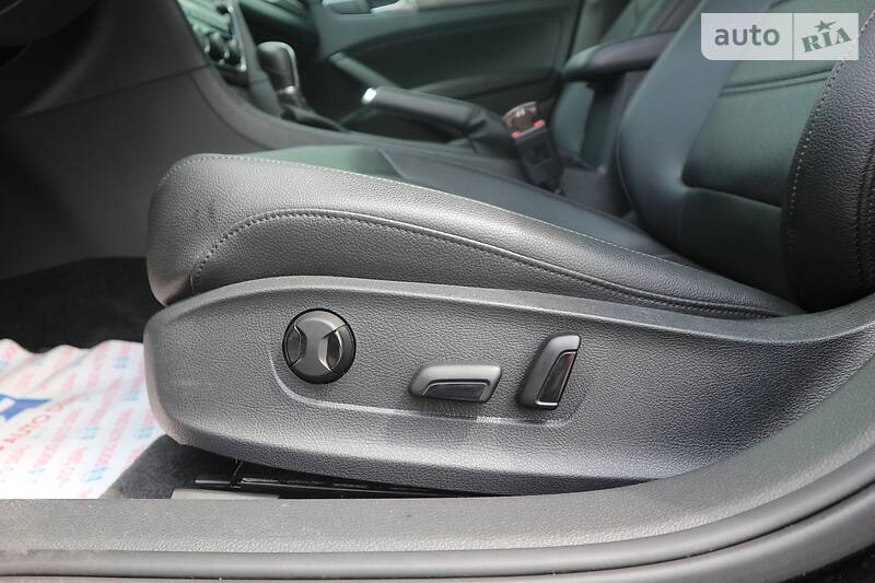 Седан Volkswagen Passat 2016 в Харкові