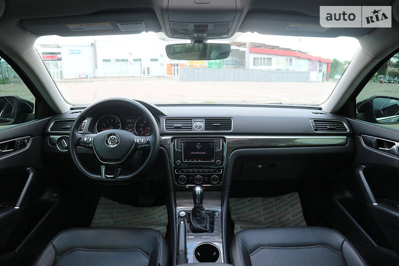 Седан Volkswagen Passat 2016 в Харькове