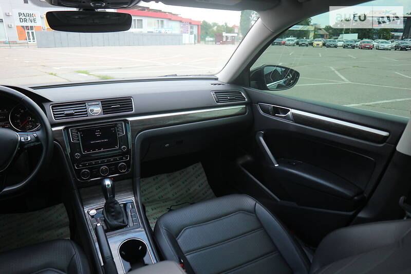 Седан Volkswagen Passat 2016 в Харкові