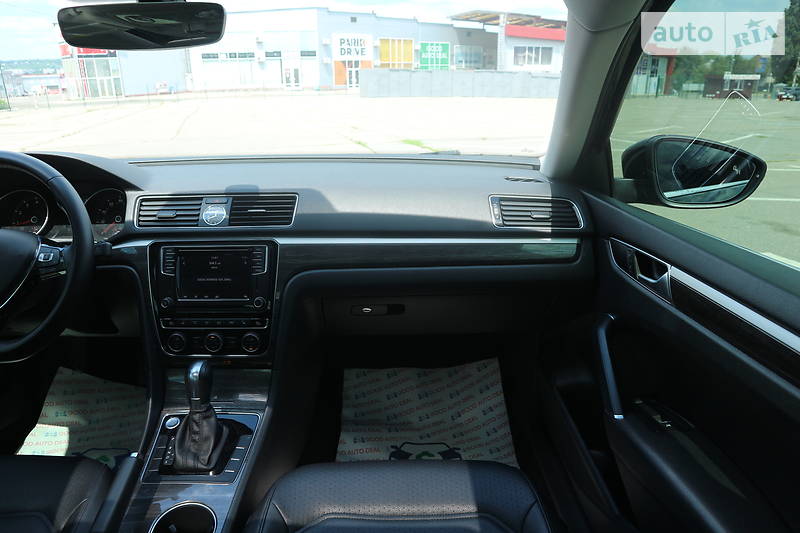 Седан Volkswagen Passat 2016 в Харькове