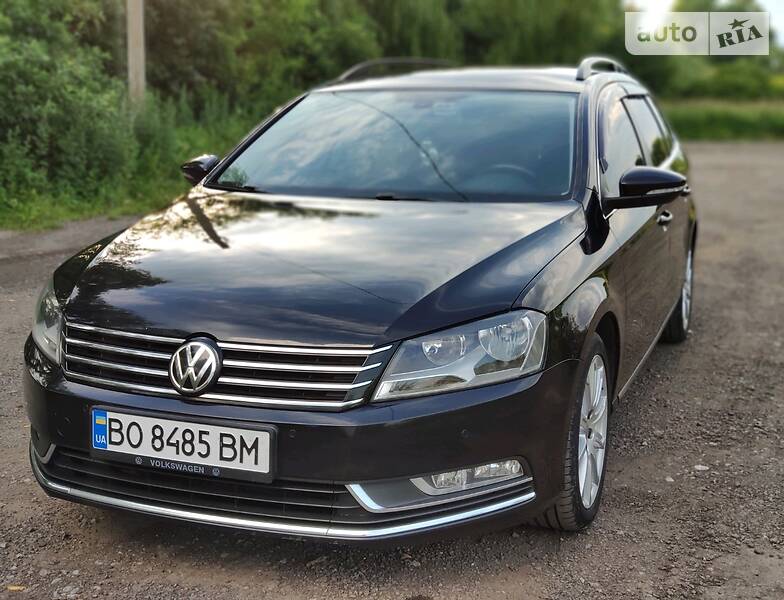 Універсал Volkswagen Passat 2012 в Тернополі