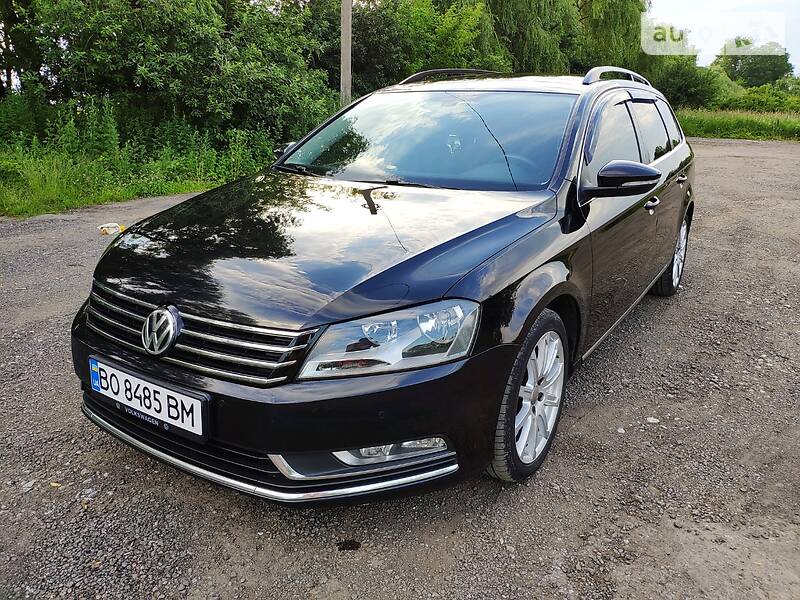 Універсал Volkswagen Passat 2012 в Тернополі