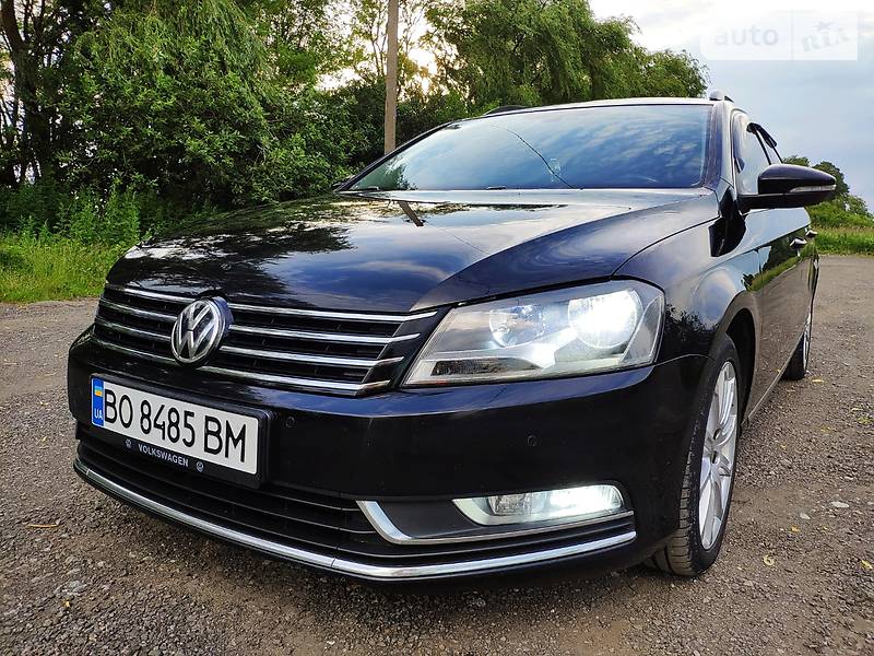 Універсал Volkswagen Passat 2012 в Тернополі