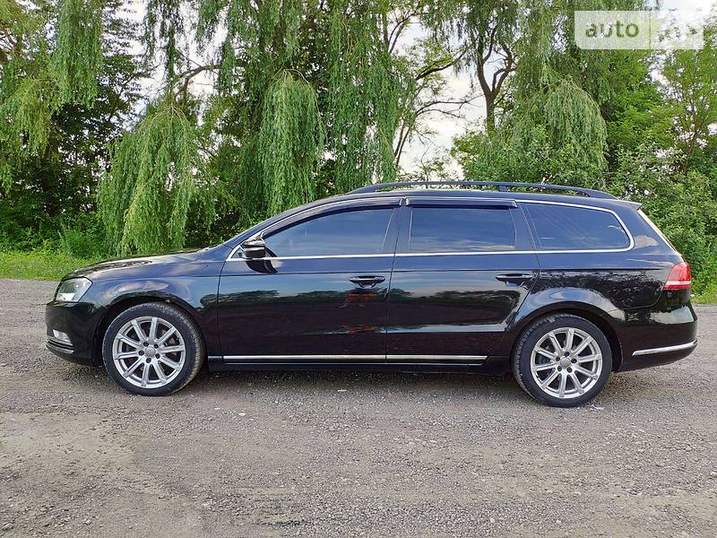 Універсал Volkswagen Passat 2012 в Тернополі