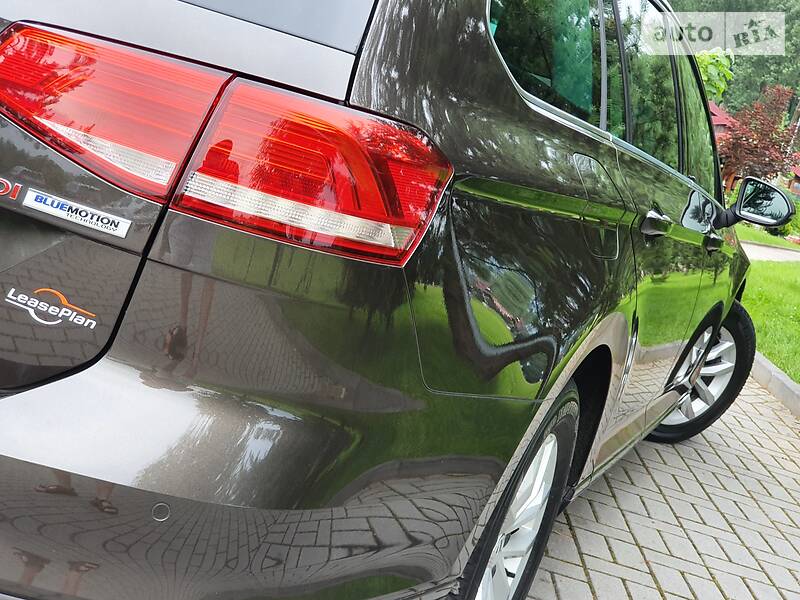 Універсал Volkswagen Passat 2015 в Дрогобичі