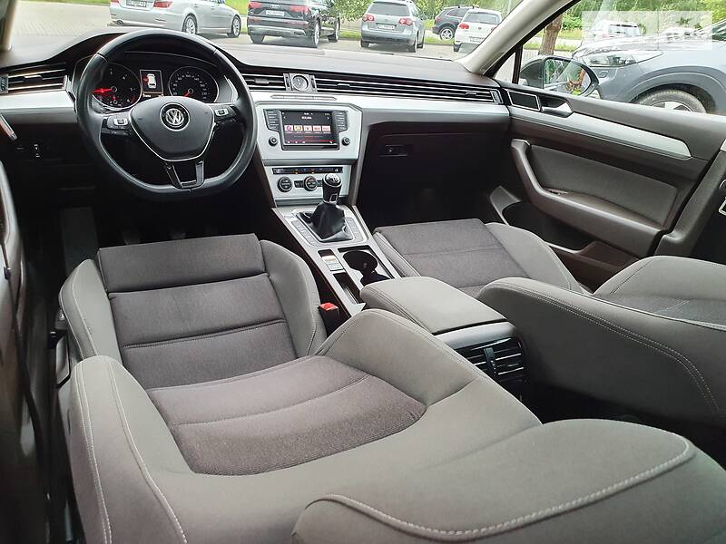Універсал Volkswagen Passat 2015 в Дрогобичі