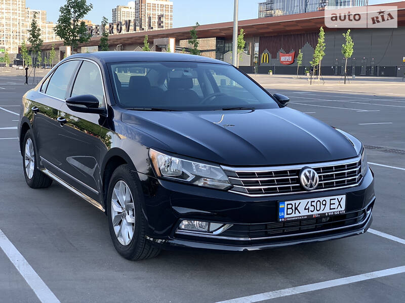 Седан Volkswagen Passat 2017 в Києві