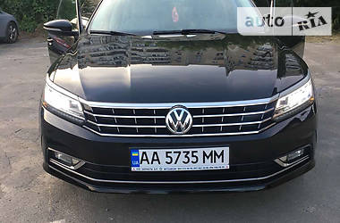 Седан Volkswagen Passat 2016 в Киеве