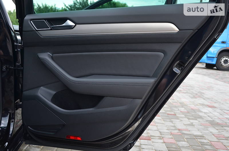 Універсал Volkswagen Passat 2015 в Луцьку