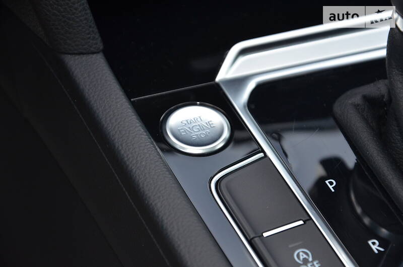 Універсал Volkswagen Passat 2015 в Луцьку