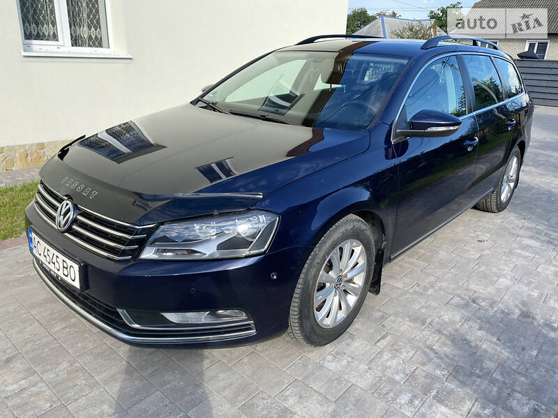 Універсал Volkswagen Passat 2012 в Луцьку