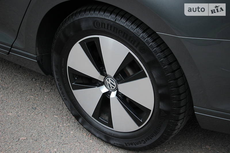 Універсал Volkswagen Passat 2016 в Рівному