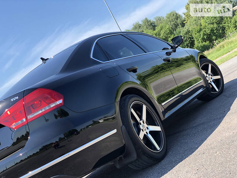 Седан Volkswagen Passat 2014 в Львові