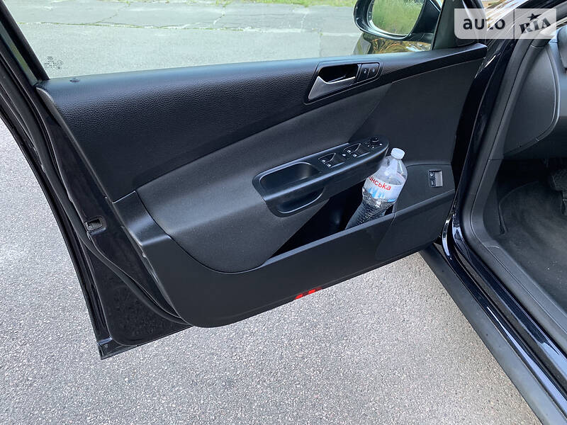 Універсал Volkswagen Passat 2010 в Києві