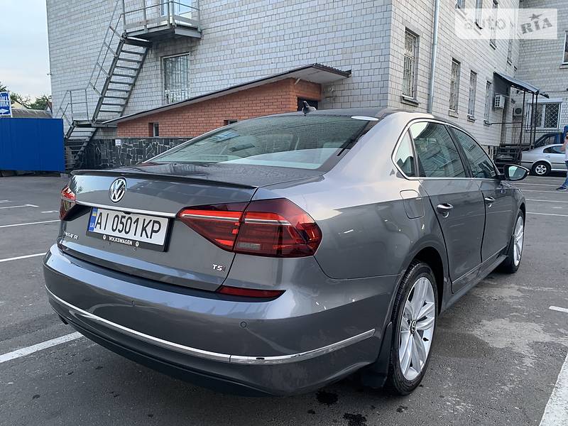 Седан Volkswagen Passat 2016 в Києві